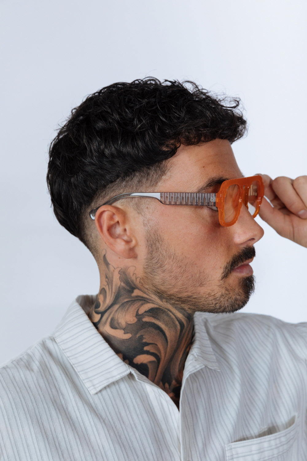Retro Ribbed Navigator Sunglasses in Orange Grey