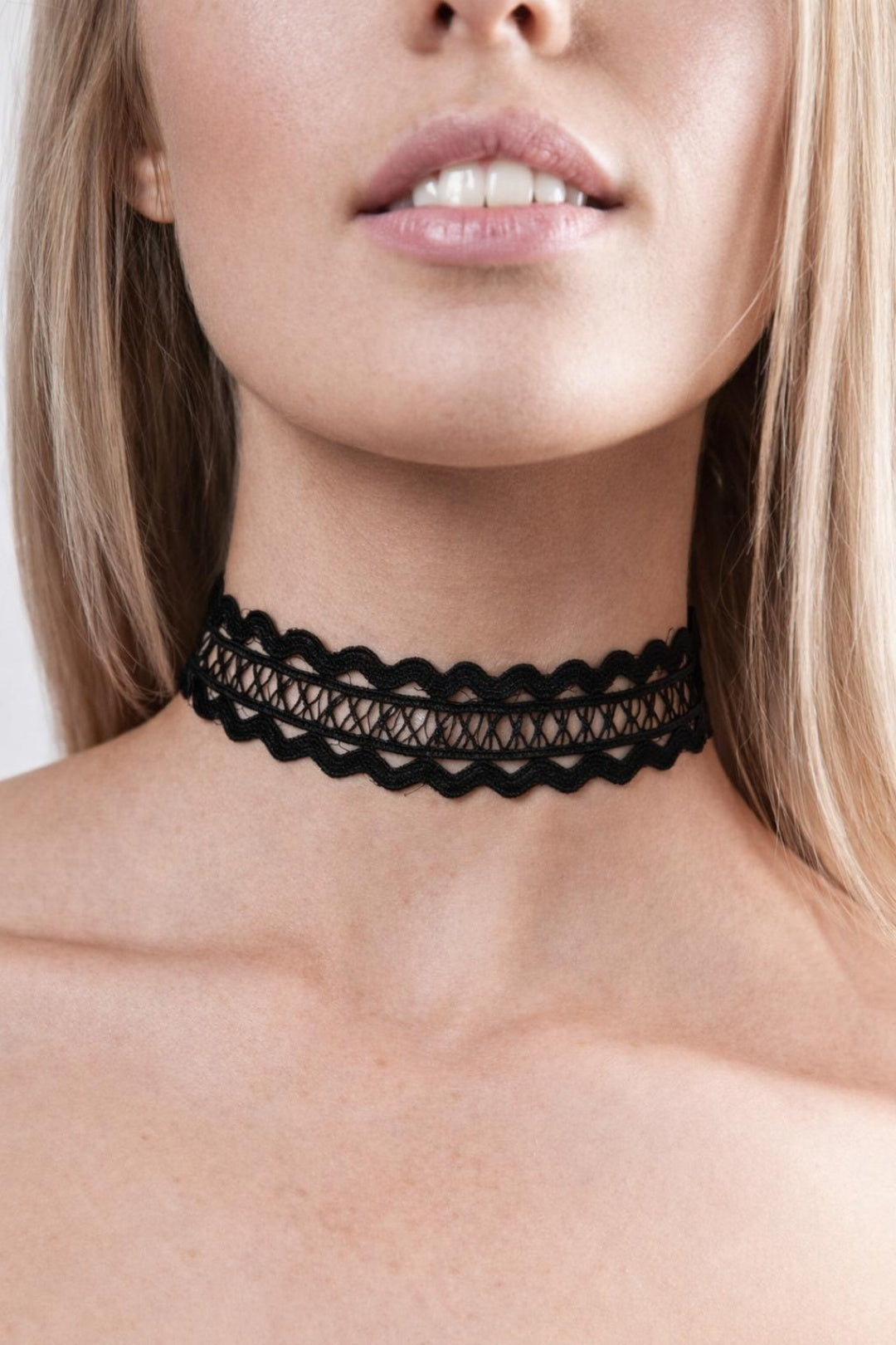 Black Corded Wave Edge Choker