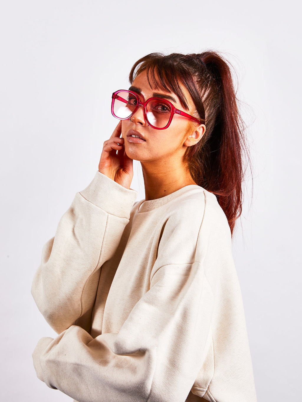 Vintage Style Shape_Oversized with Ombre Lenses in Pink