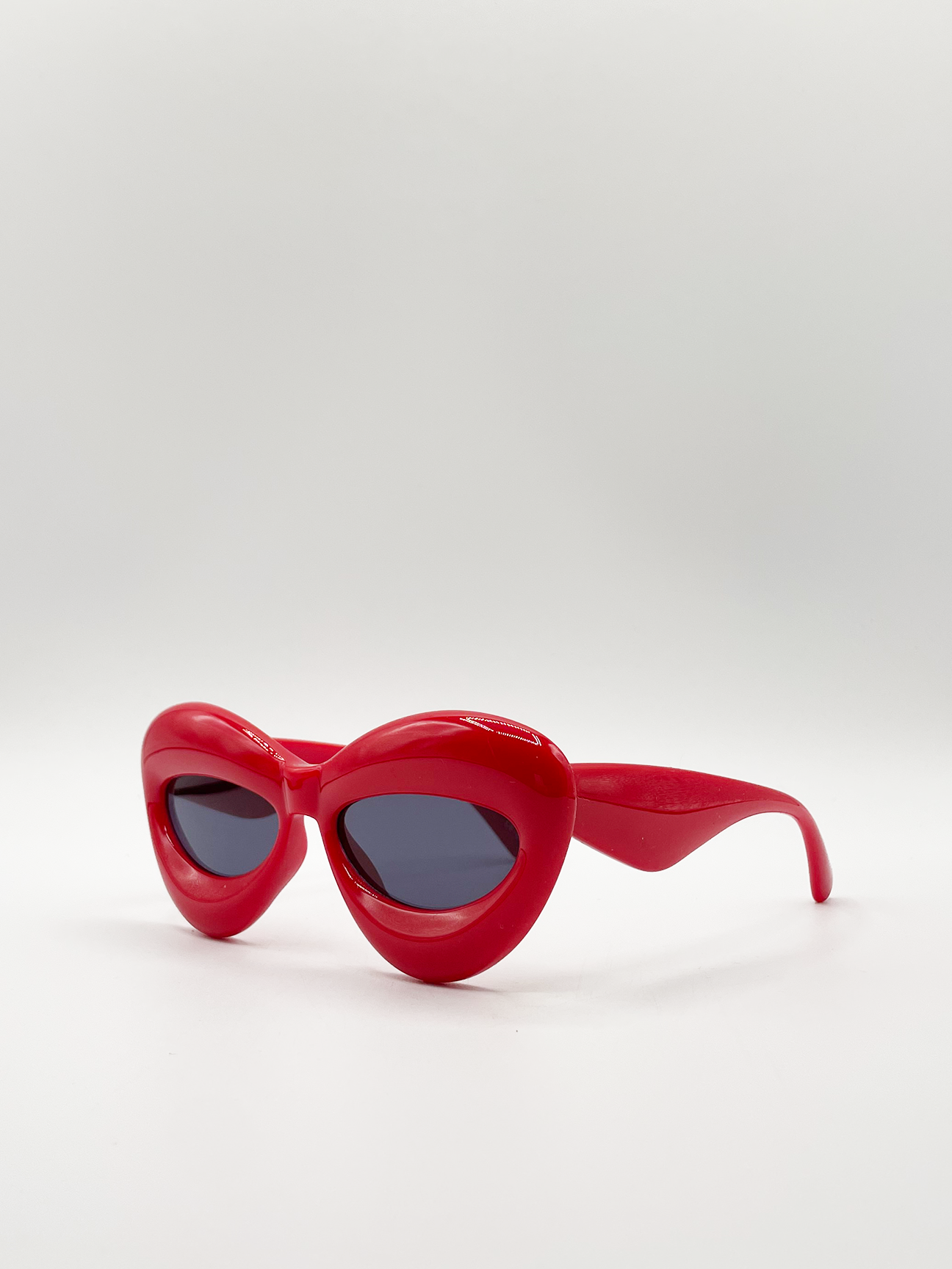 Chunky sunglasses in red