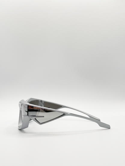 Racer style sunglasses in silver