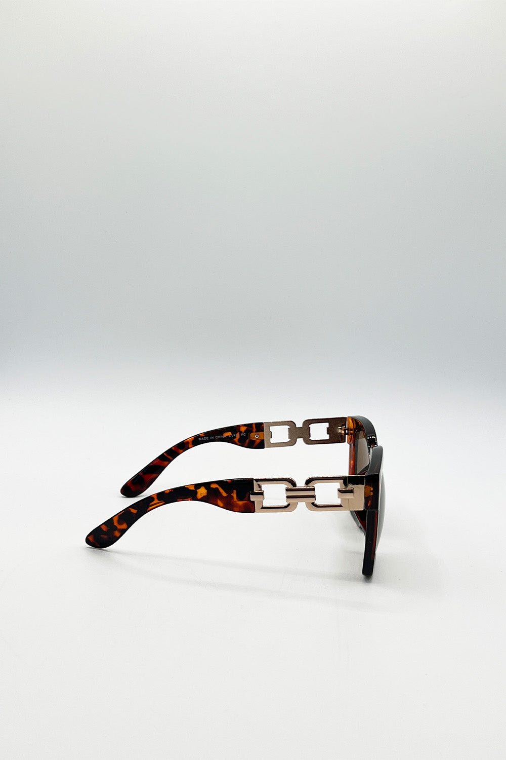 Oversized Sunglasses with Gold Chain Detail