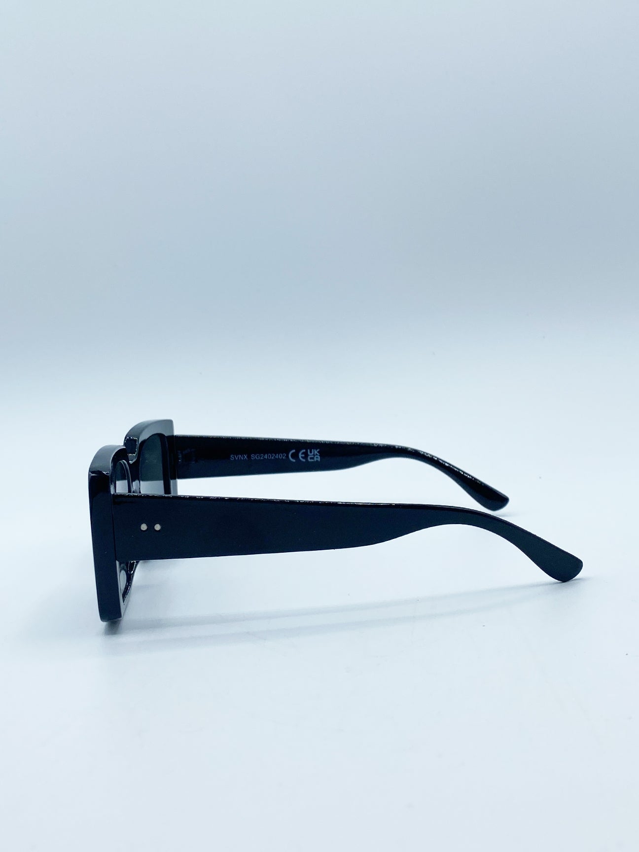 Oversized Square Frame in Black