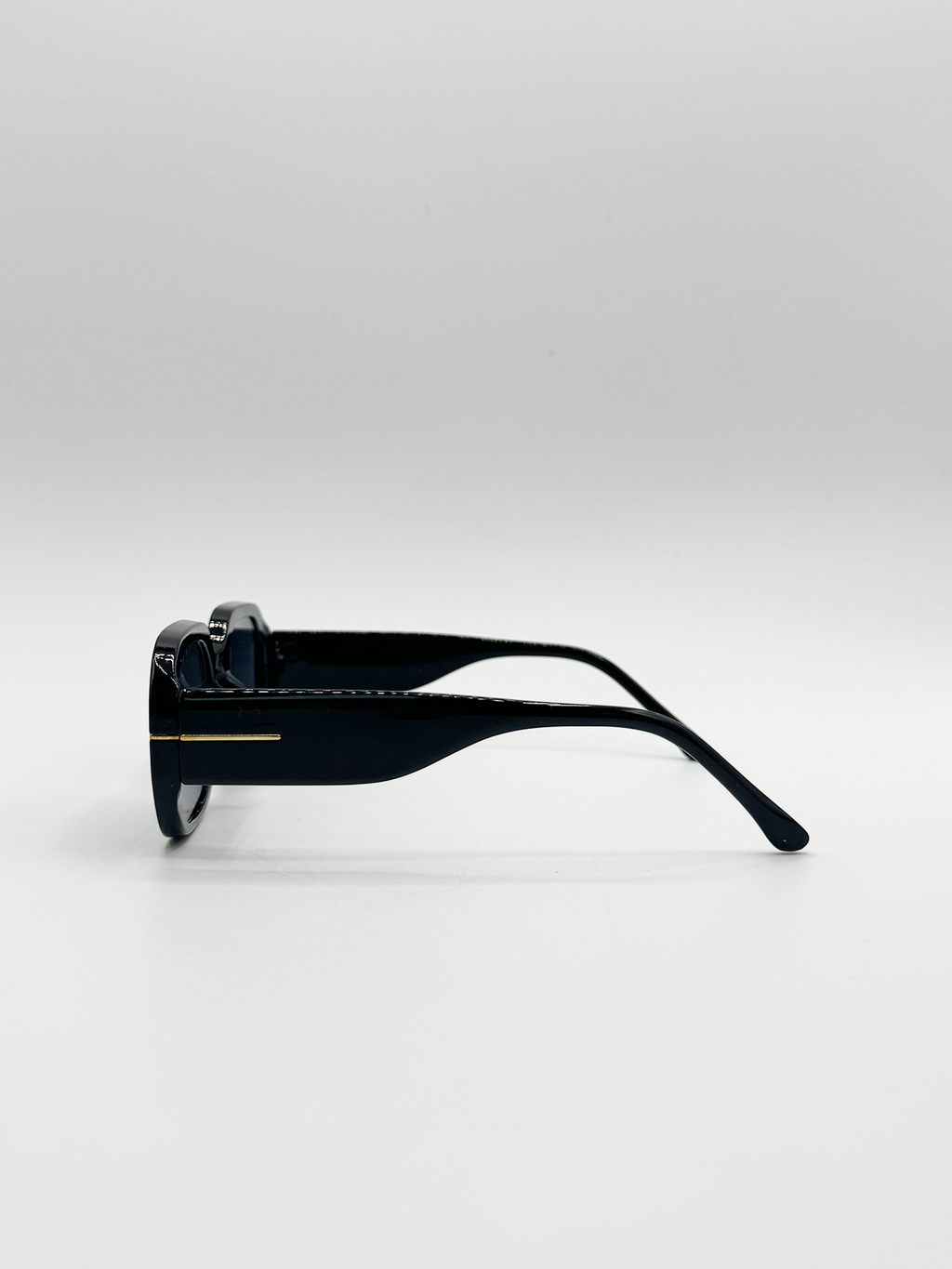 Oval Sunglasses with Wide Arm in Black