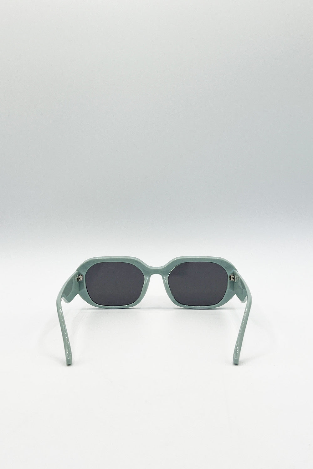 Oval Sunglasses with Wide Arm in Mint