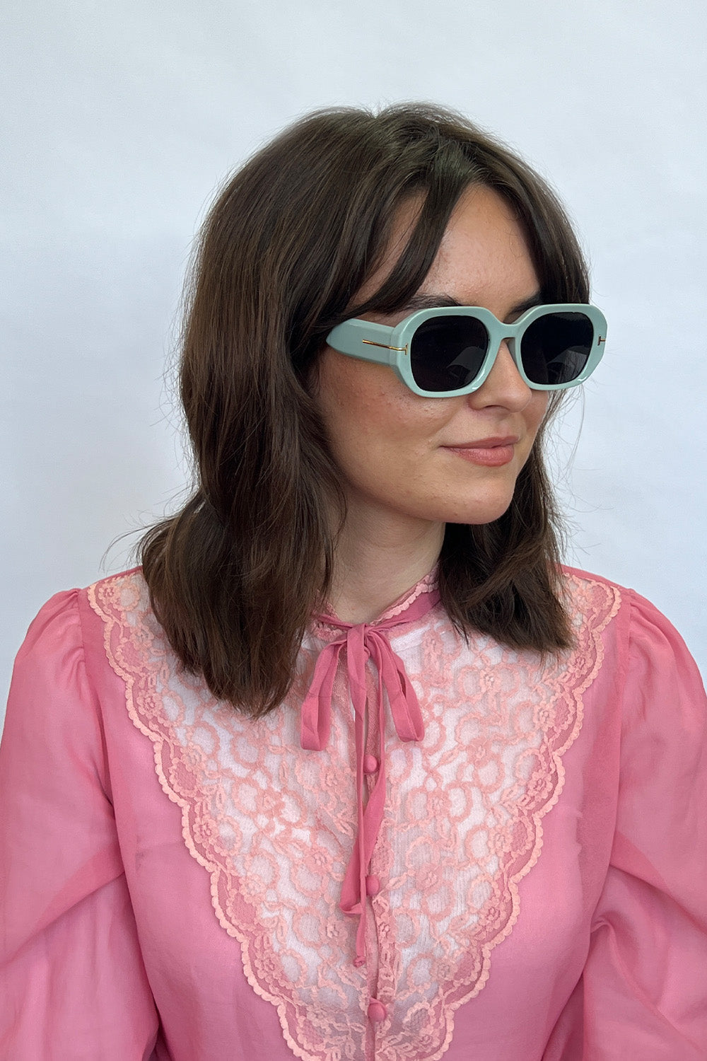 Oval Sunglasses with Wide Arm in Mint
