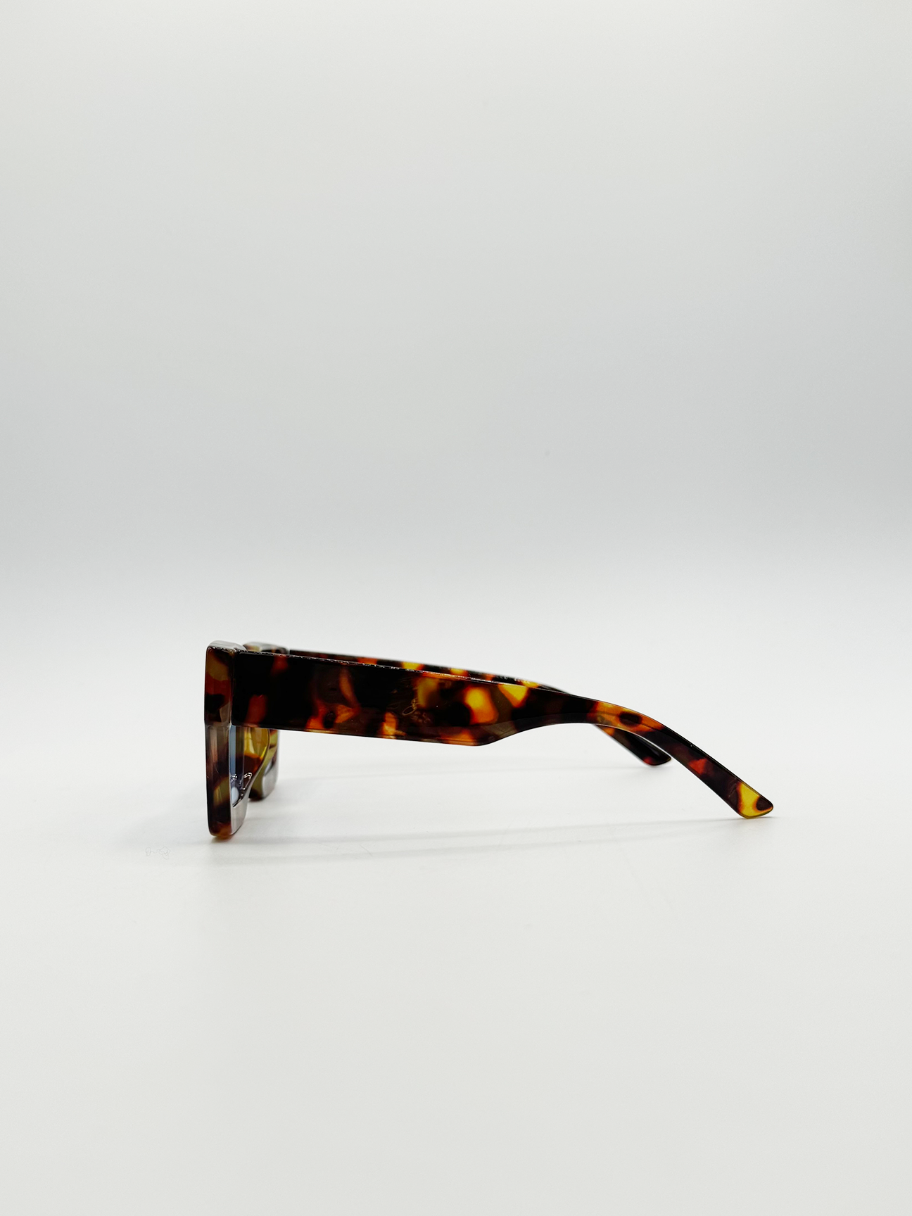 Chunky Shape_Oversize square Sunglasses in Tortoiseshell with Blue Lenses