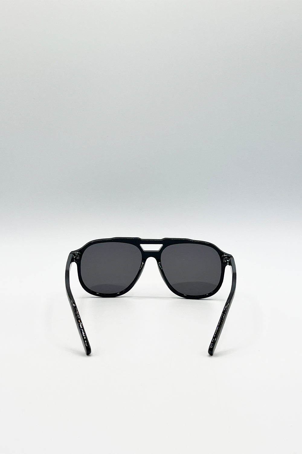 Oversized Navigator Sunglasses in Black