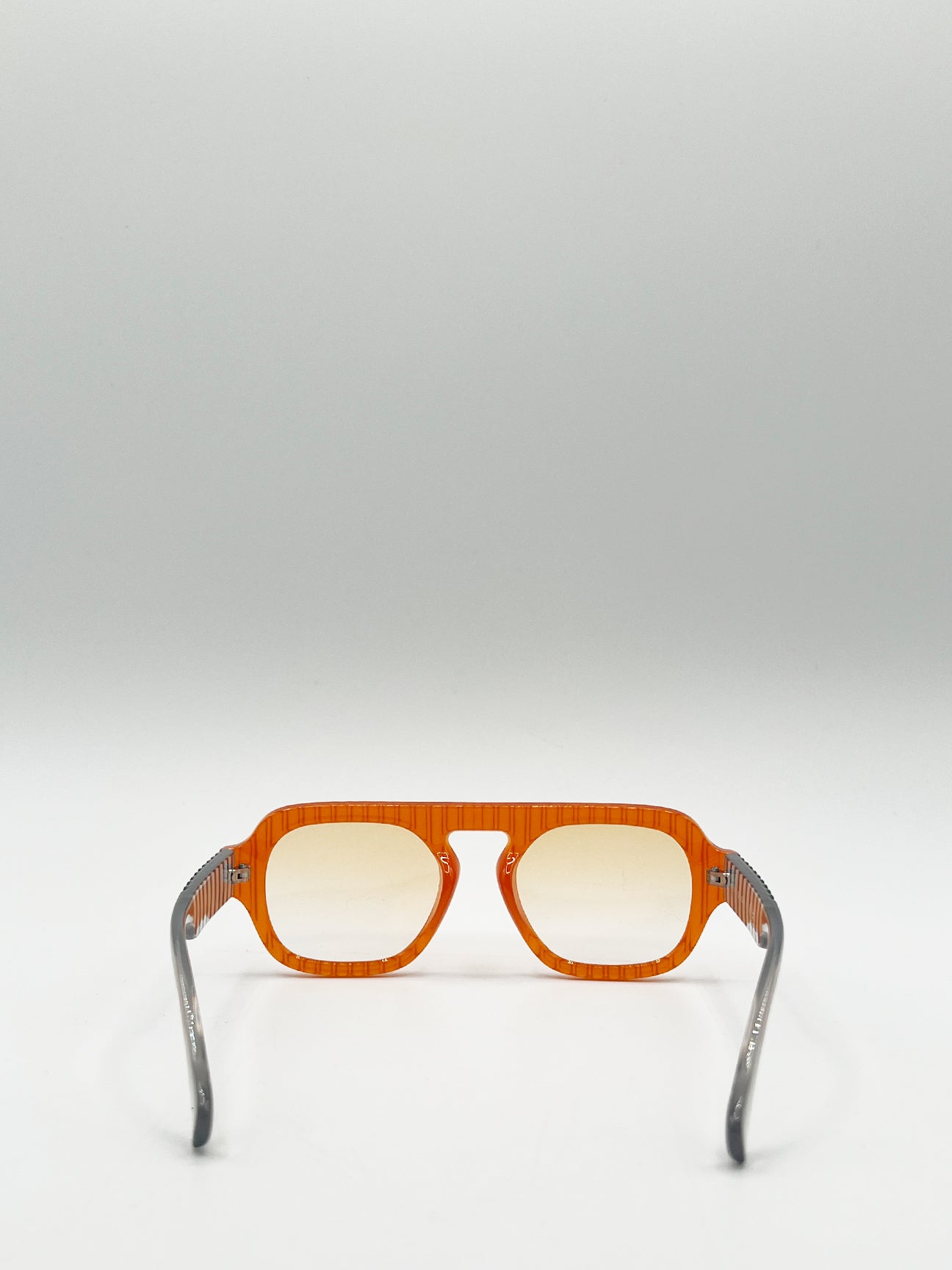 Retro Ribbed Navigator Sunglasses in Orange Grey