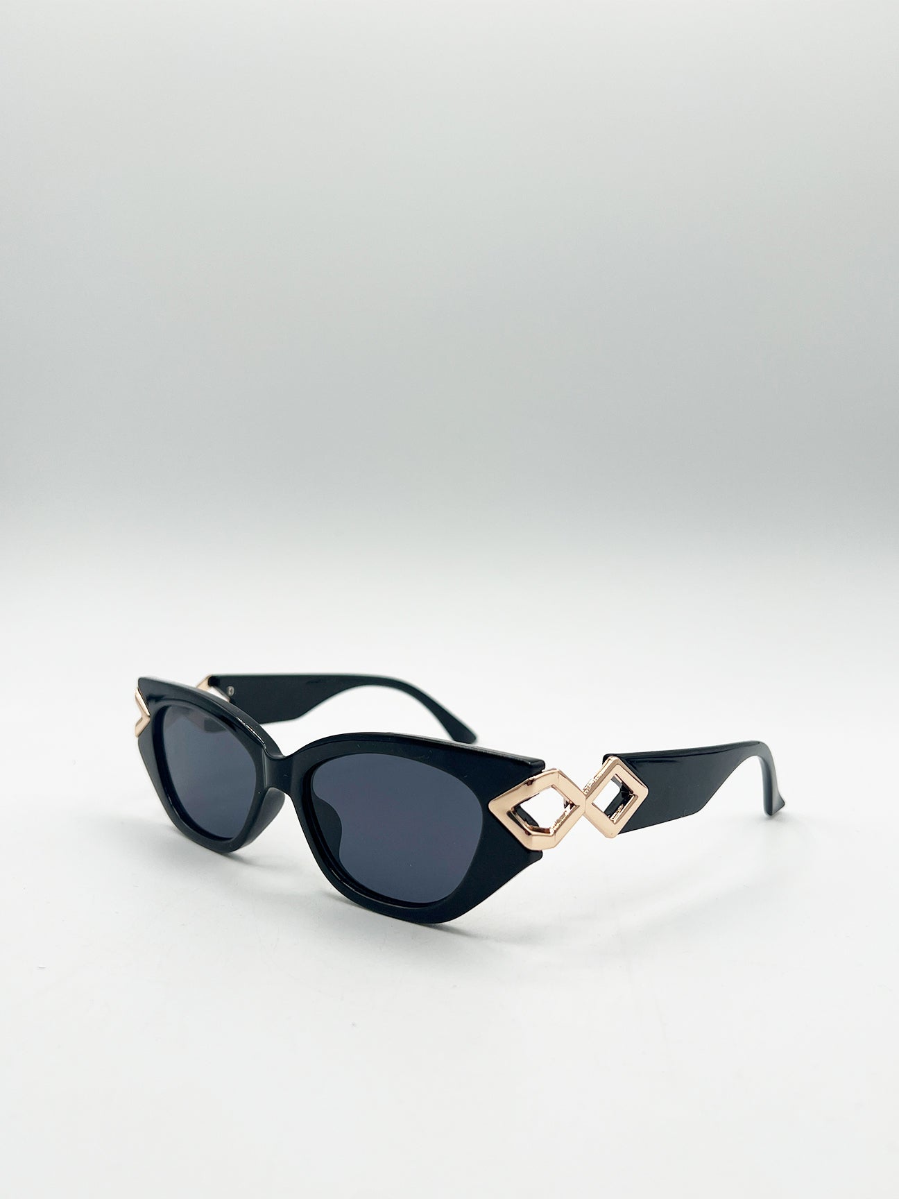 Cat-Eye Diamond Infinity Sunglasses in Black