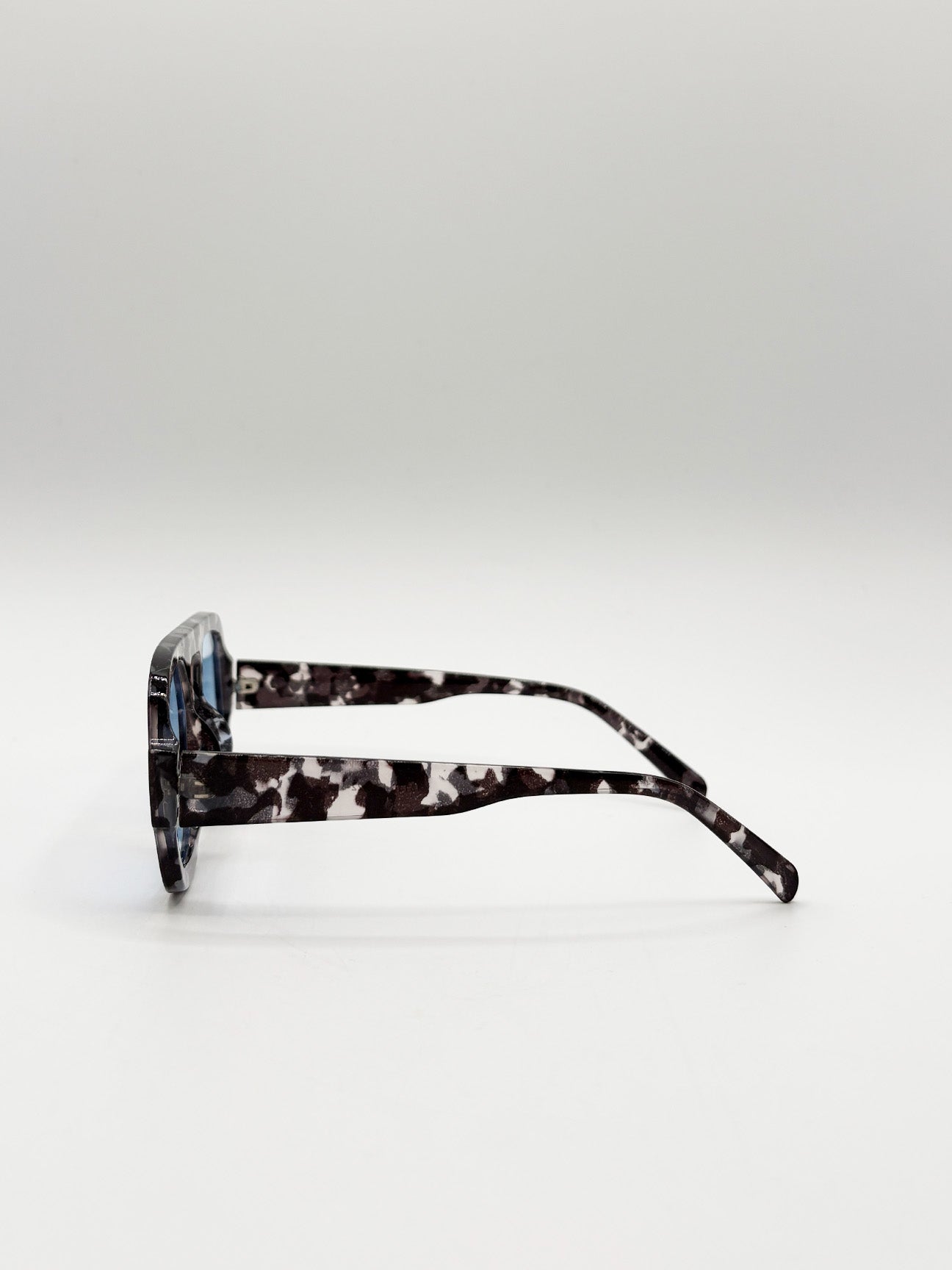 Tortoise Retro Navigator Sunglasses in Grey Blue