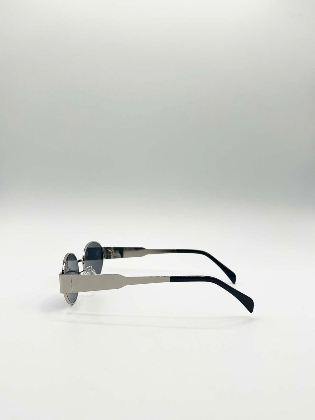 Rounded Oval Metal Frame Sunglasses in Silver Grey