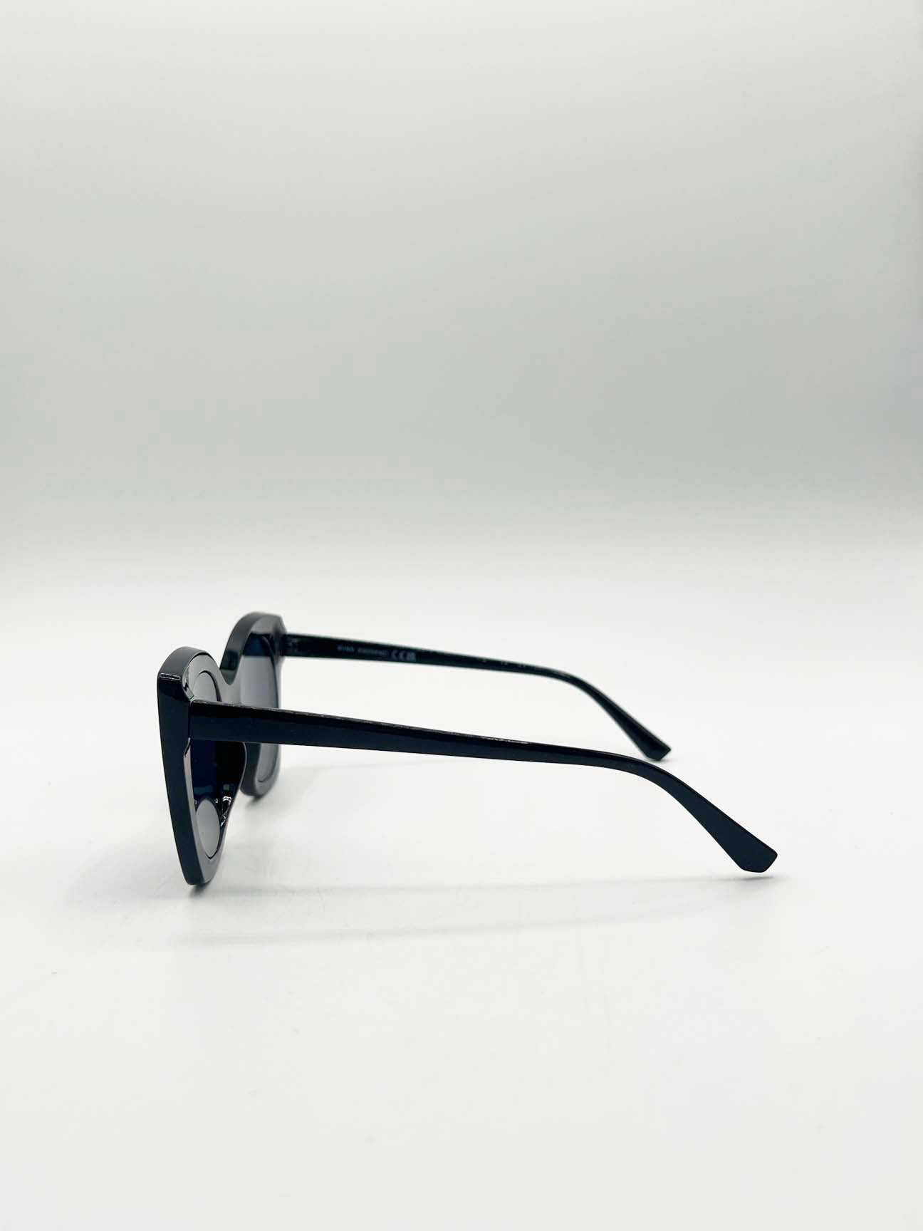 Oversized Round Cat-Eye Sunglasses in Black