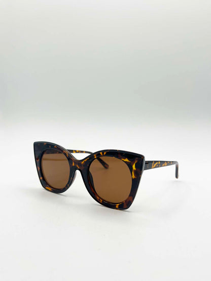 Oversized Round Cat-Eye Sunglasses in Tortoiseshell