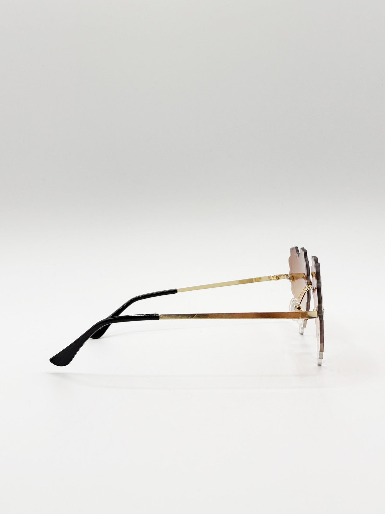 Scallop Heart Sunglasses in Brown