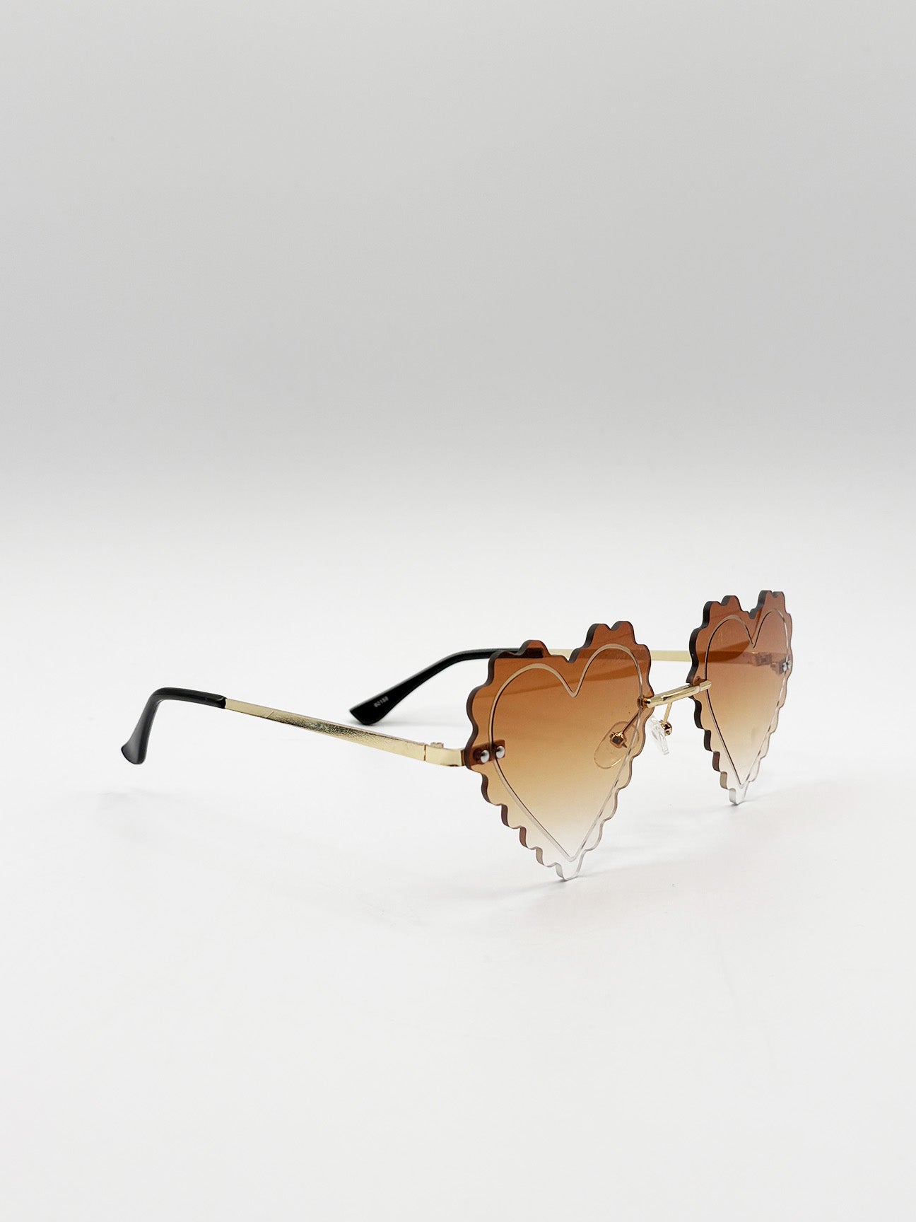 Scallop Heart Sunglasses in Brown