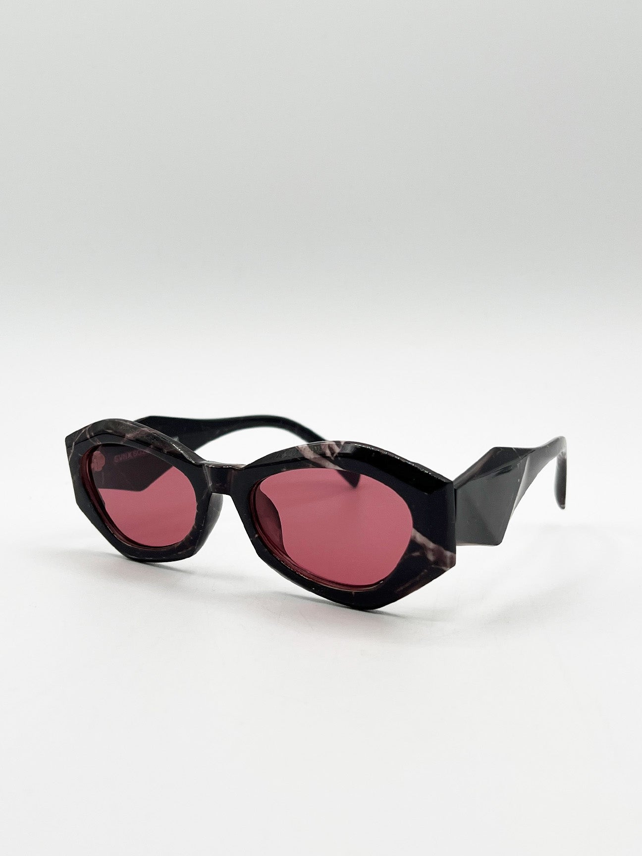 Retro Polygonal Cat-Eye Sunglasses in Red