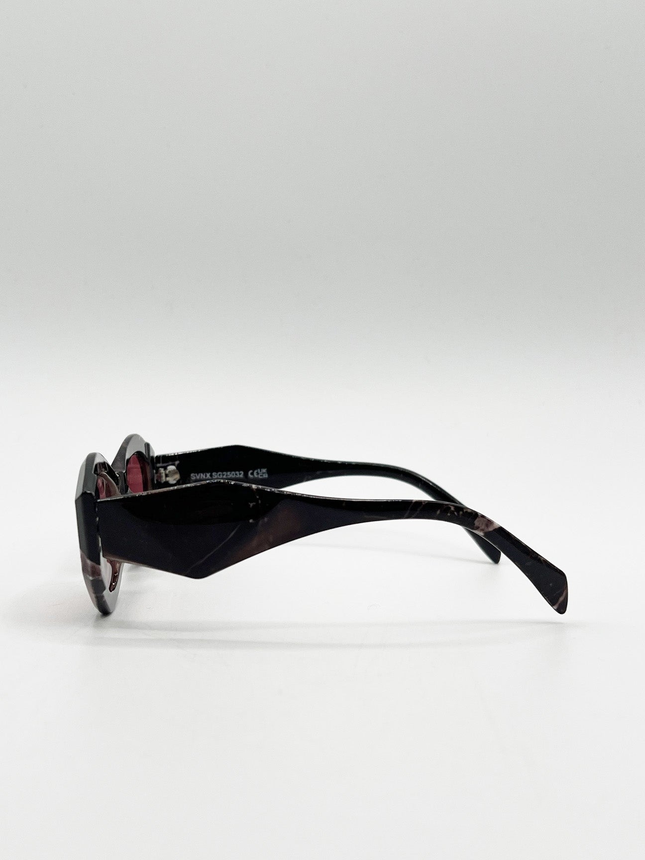 Retro Polygonal Cat-Eye Sunglasses in Red