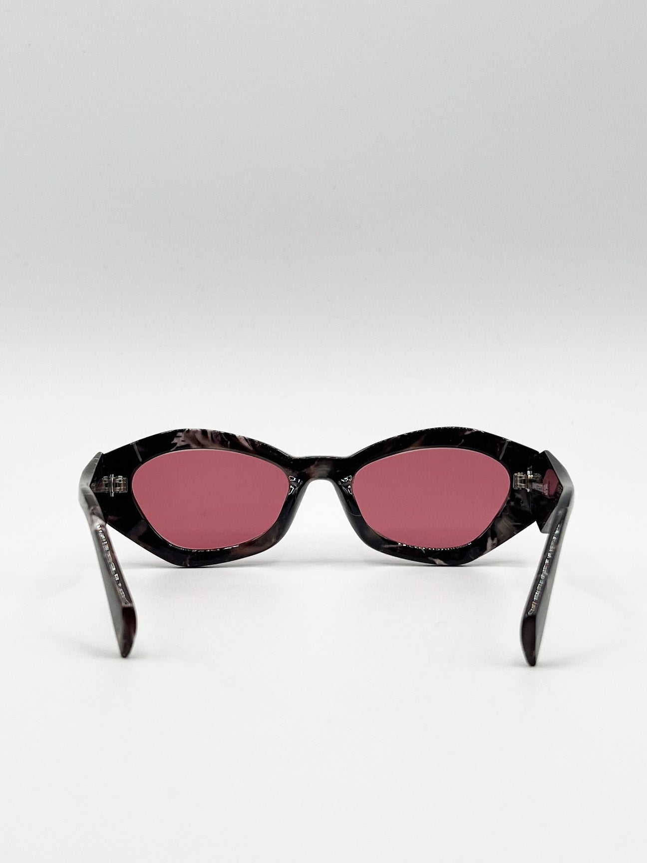 Retro Polygonal Cat-Eye Sunglasses in Red