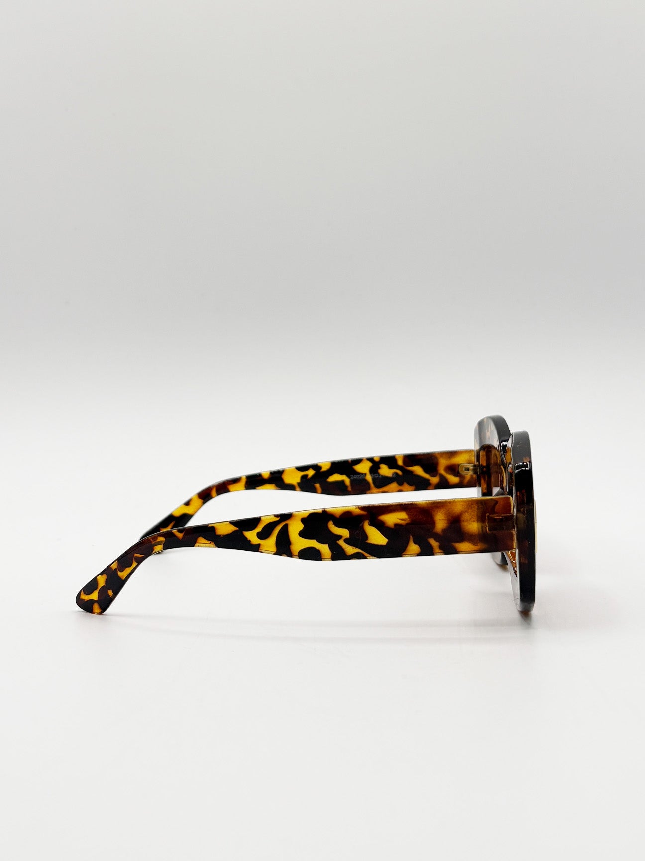 Oversized Chunky Rectangle Sunglasses in Tortoise