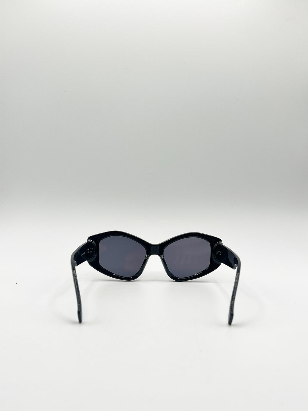 Angular Cat-Eye Sunglasses in Black
