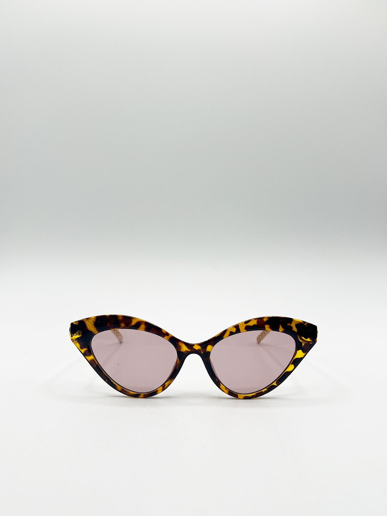 Cat Eye Sunglasses with Thin Chain Arm Tortoise
