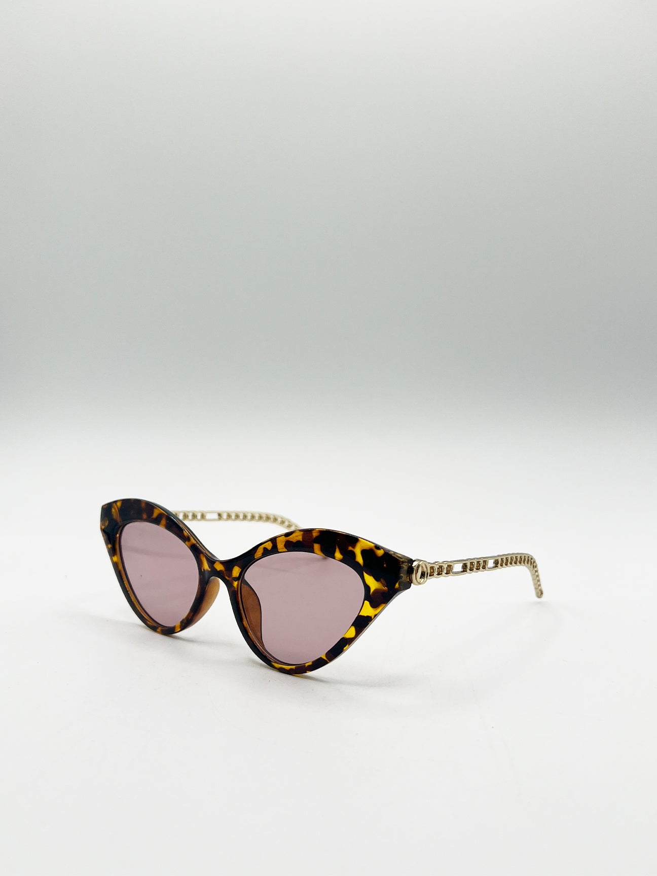 Cat Eye Sunglasses with Thin Chain Arm Tortoise