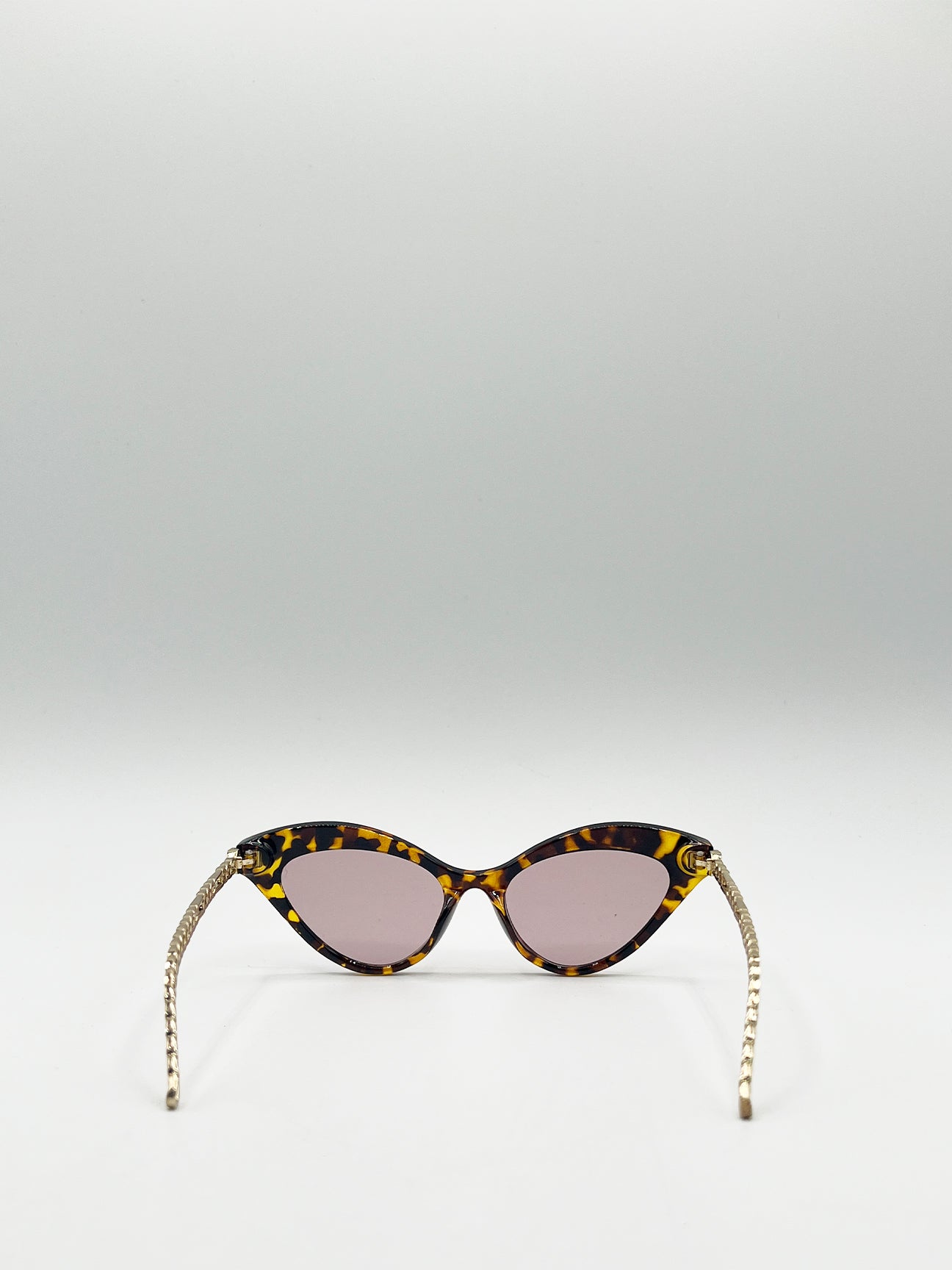 Cat Eye Sunglasses with Thin Chain Arm Tortoise
