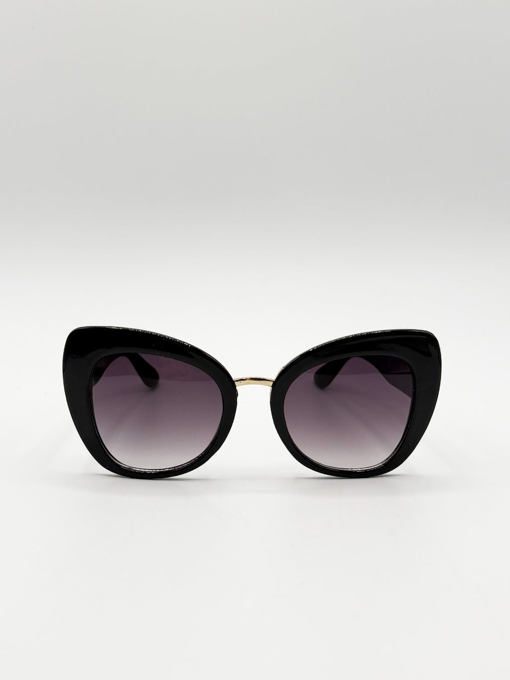 Oversized Cat-Eye Sunglasses in Black