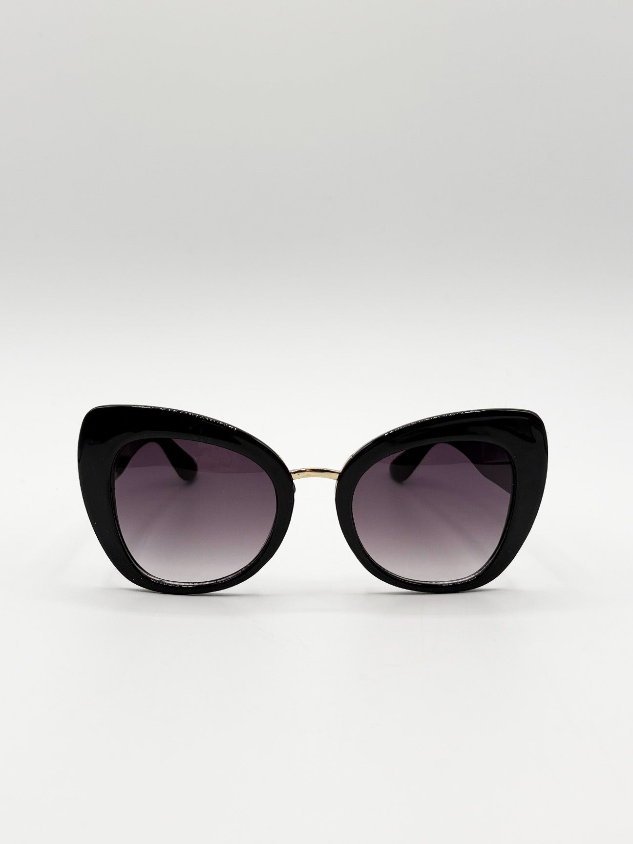 Oversized Cat-Eye Sunglasses in Black