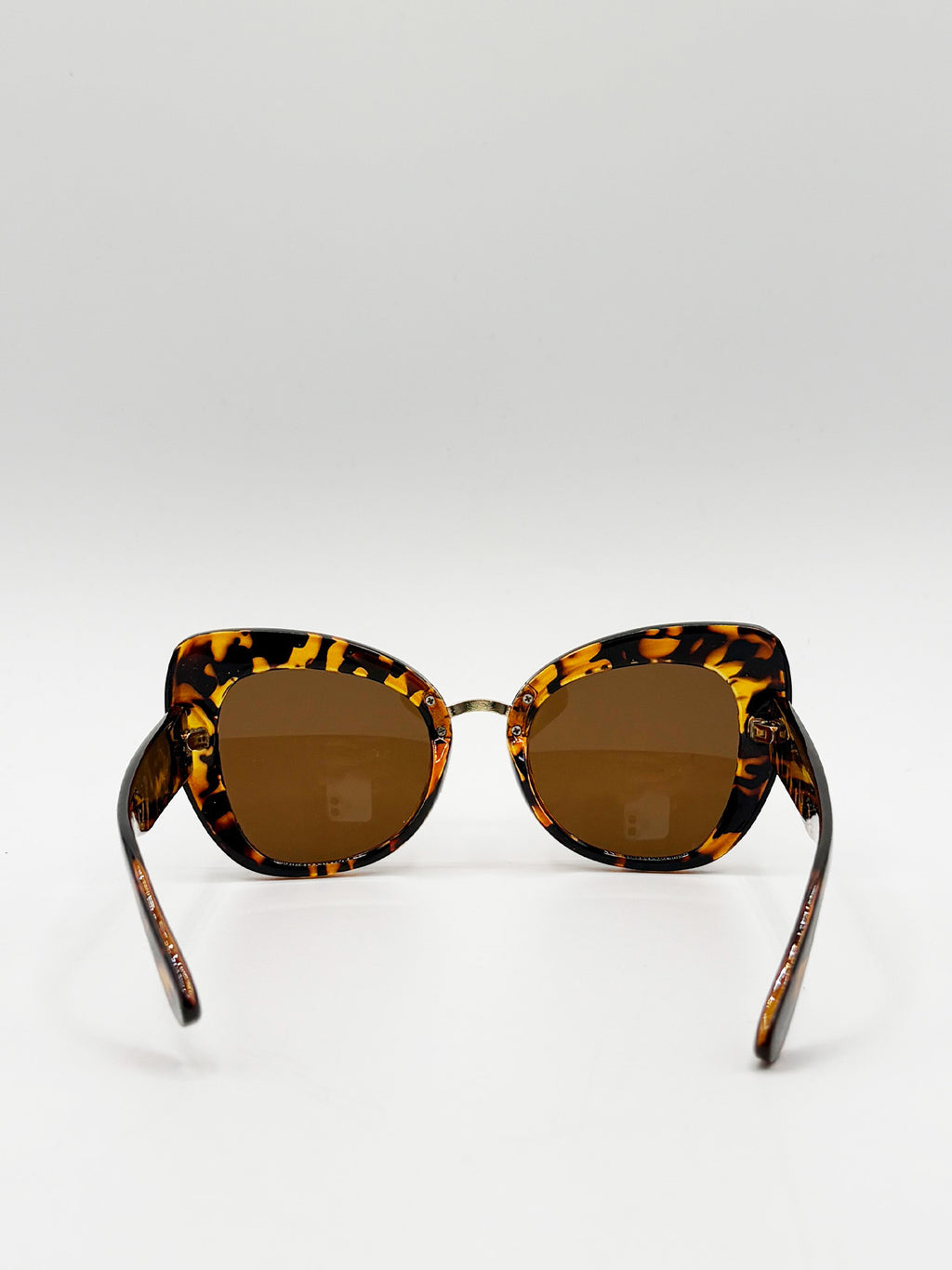 Oversized Cat-Eye Sunglasses in Tortoiseshell