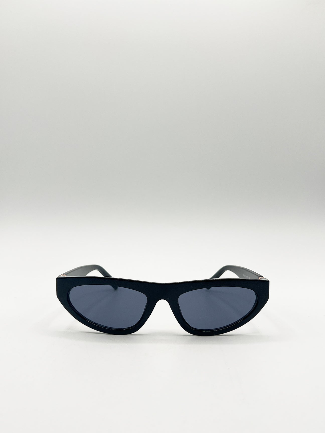 Retro Oval Sunglasses in Black