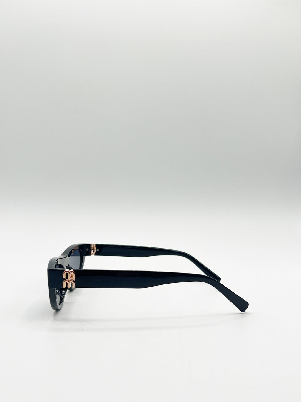 Retro Oval Sunglasses in Black
