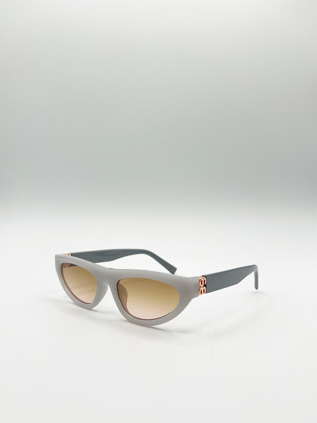 Retro Oval Sunglasses in Wihte