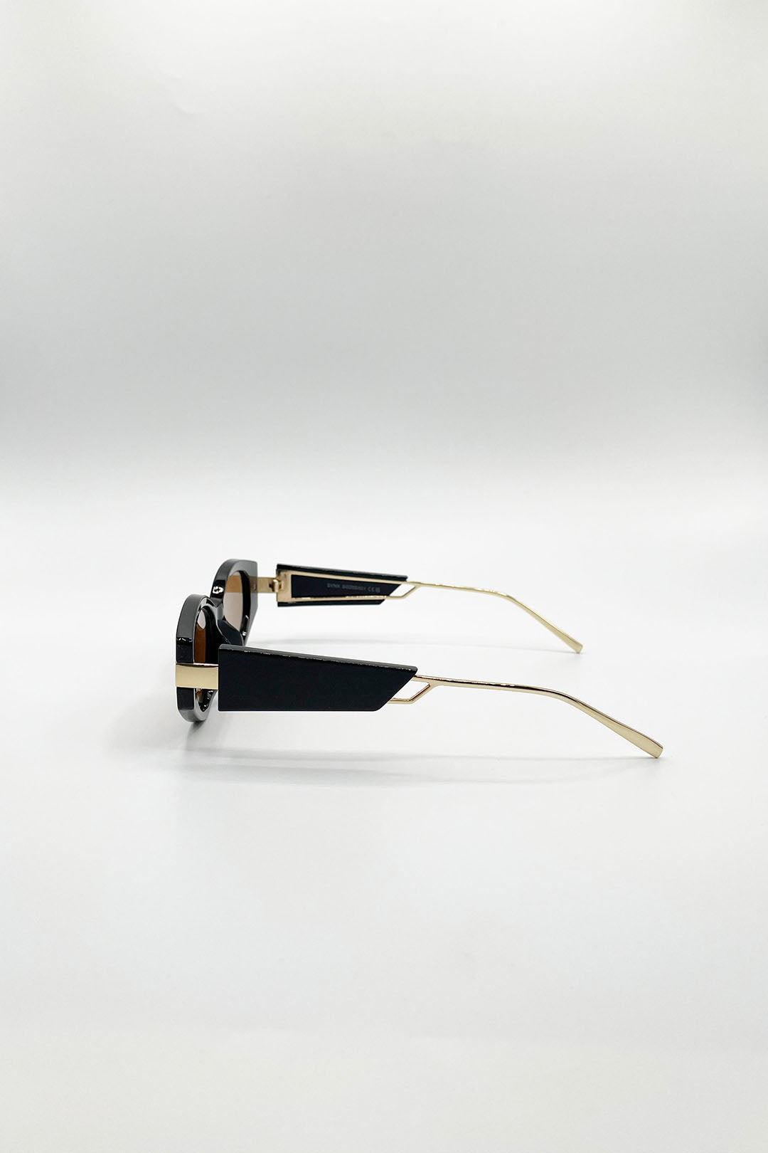 Oval Metal Detail Sunglasses In Black