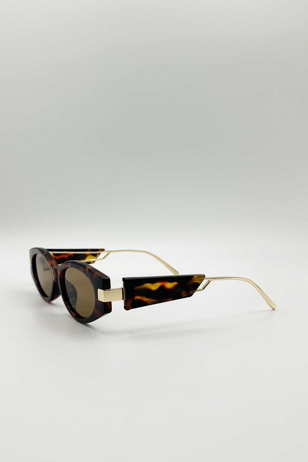 Oval Metal Detail Sunglasses In Tortoiseshell