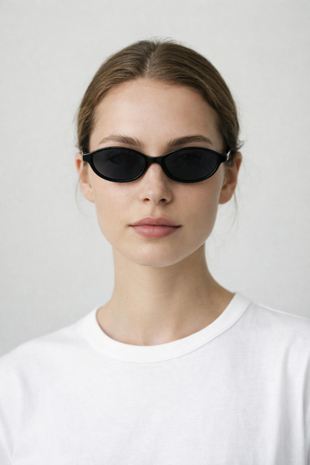 Oval Sunglasses In Black