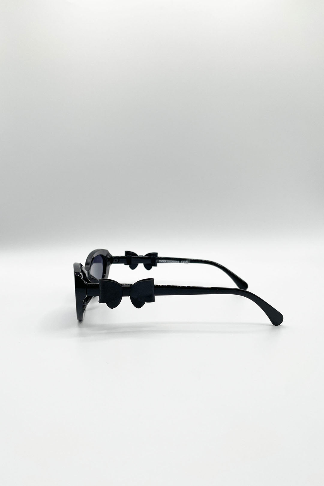 Bow Side Detail Sunglasses In Black - Removeable Bow