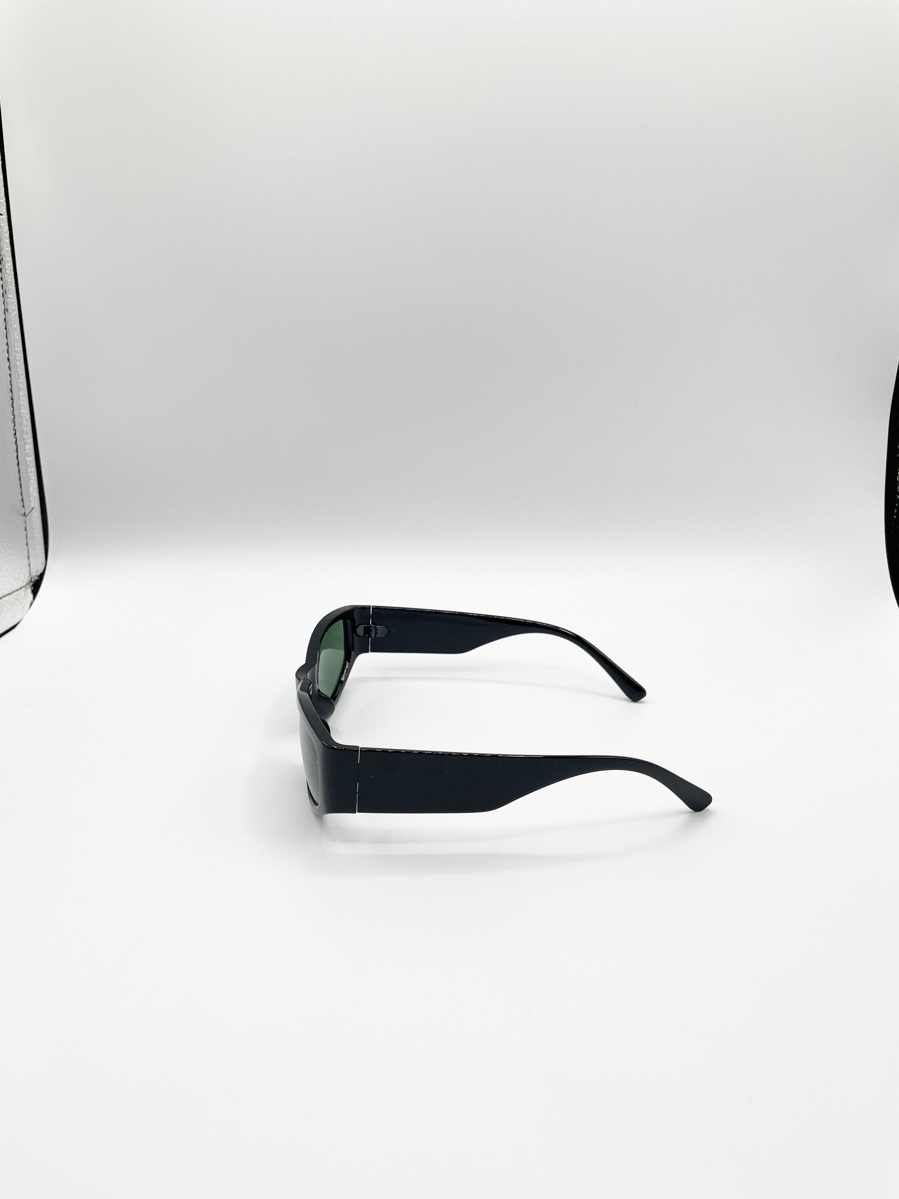 Racer Wrap Around Sunglasses In Black