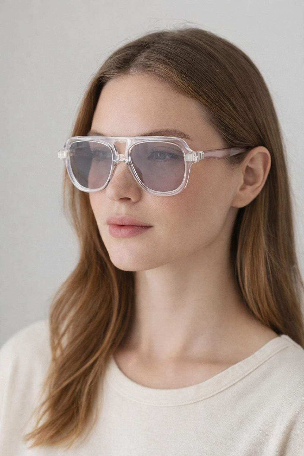 Bold Navigator Sunglasses in Light Grey Pink