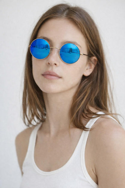 Round Metal Sunglasses In Shiny Silver