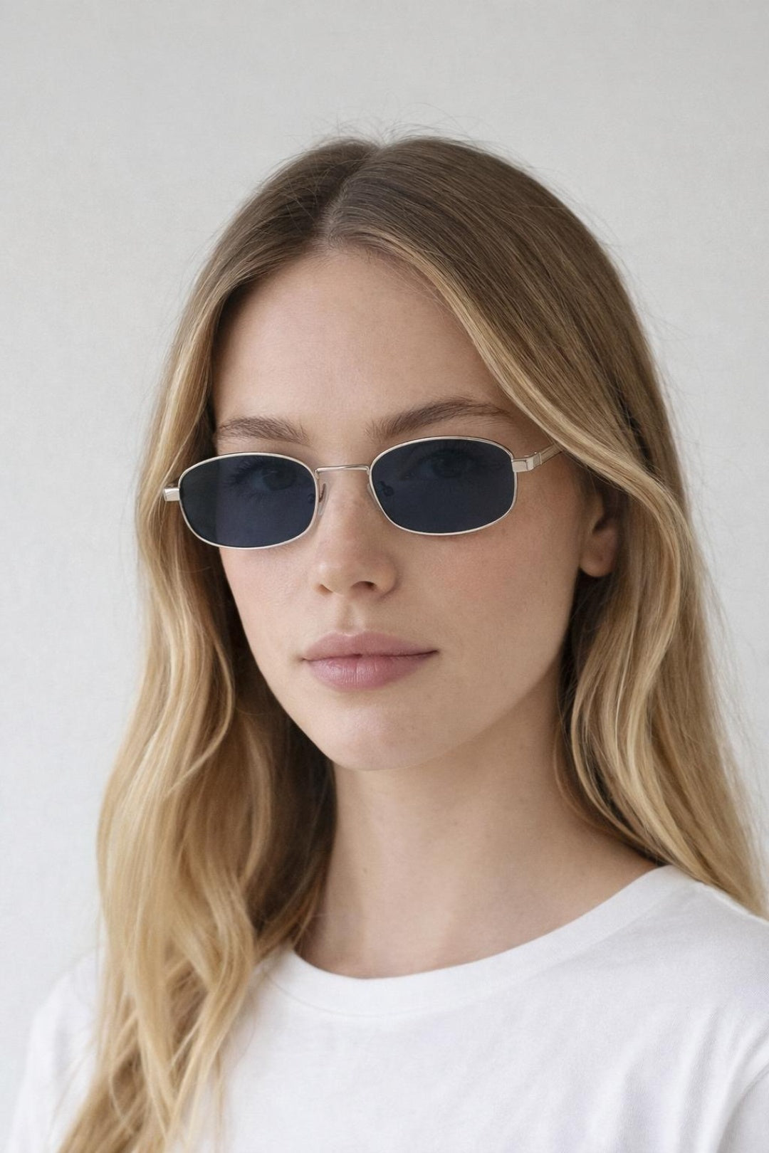 Slim Oval Metal Frame Sunglasses In Silver Black