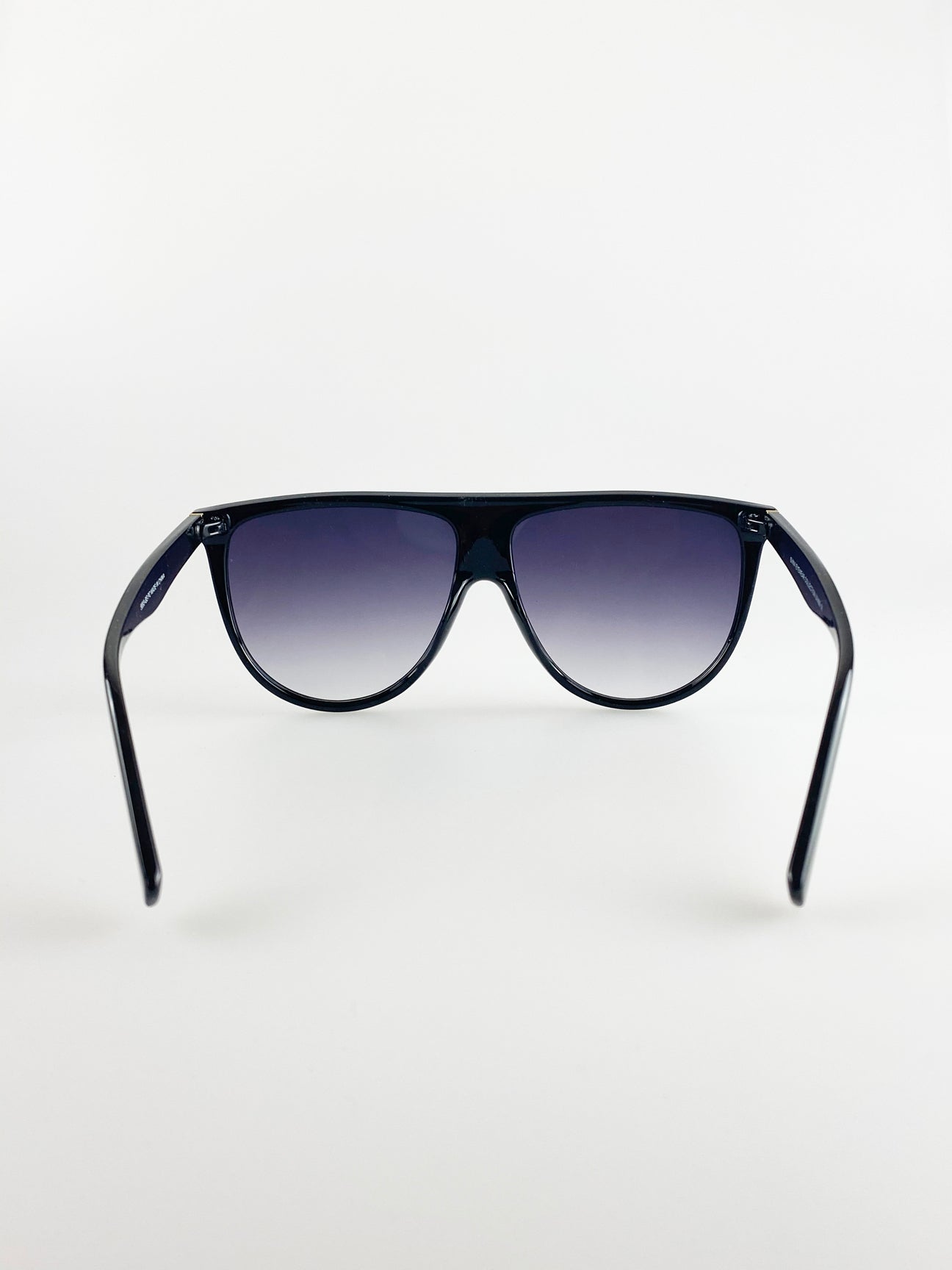Black Shape_Oversized with Black Ombre Lenses