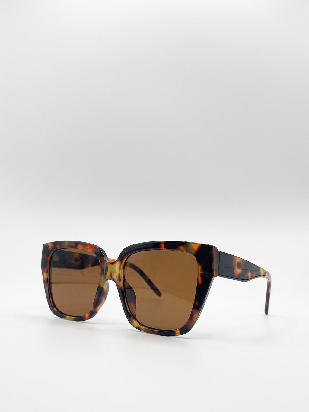 Cateye Sunglasses In Tortoise