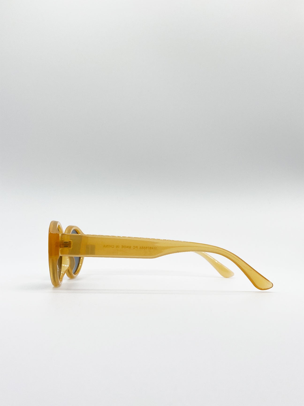 Oval Plastic Frame Sunglasses