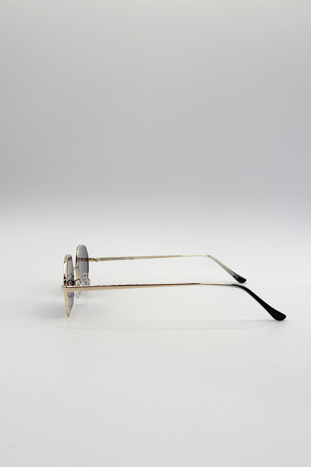 Oval Geometric Metal Frame Sunglasses Black Gold