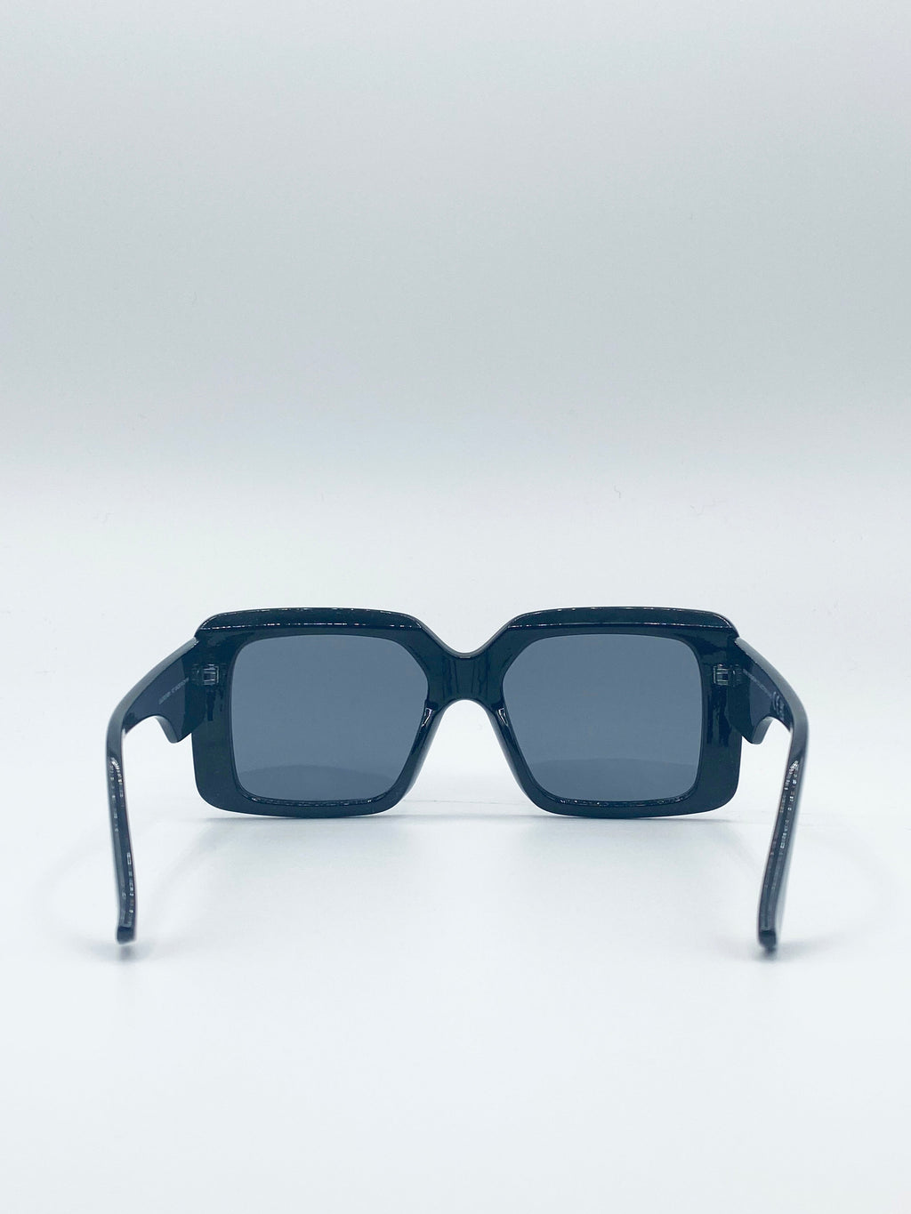 Black Shape_Oversized Plastic Frame Square Sunglasses with Black Lenses