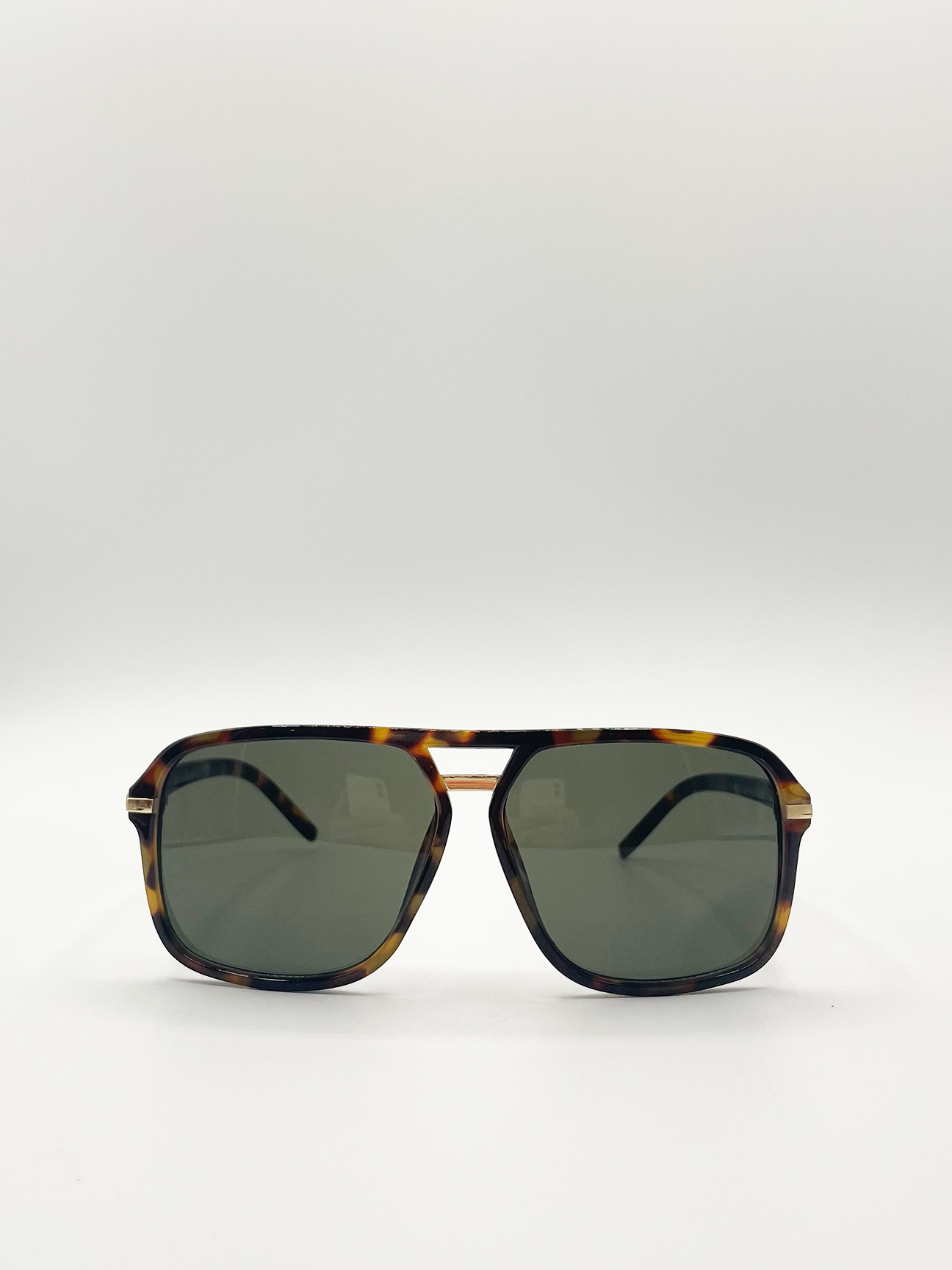 Tortoiseshell Navigator Sunglasses with Green Lenses