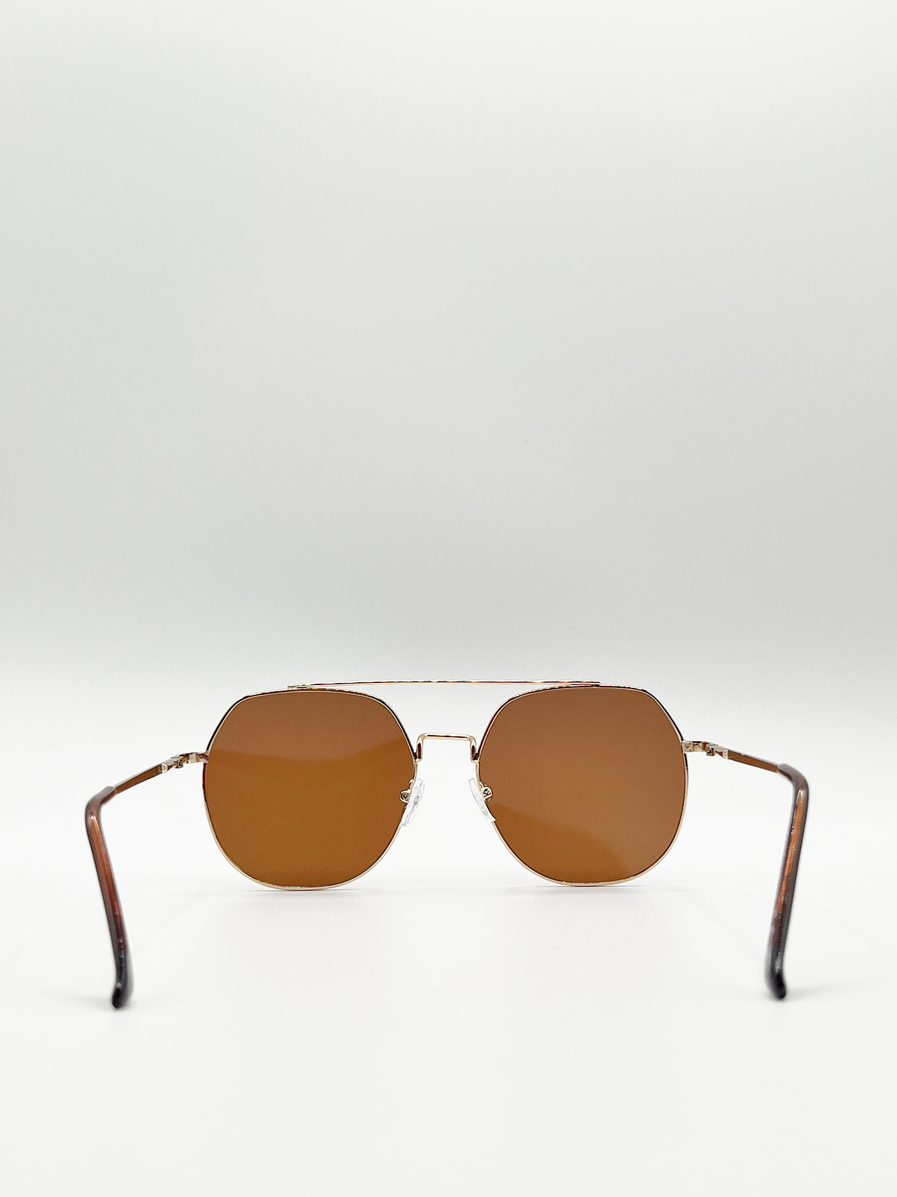 Oversized Aviator Style Sunglasses with Brown Lenses