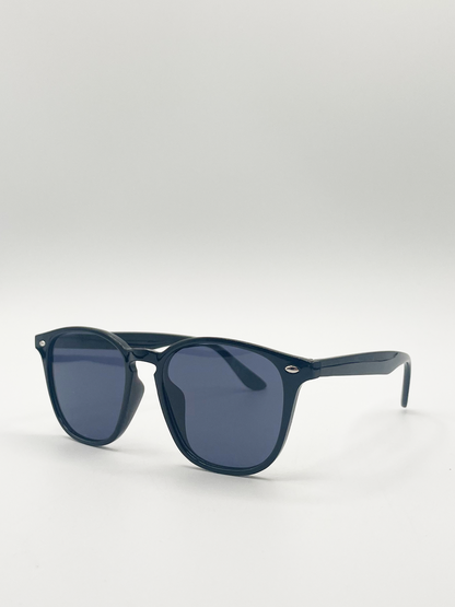 Classic Black Wayfarer Style Sunglasses